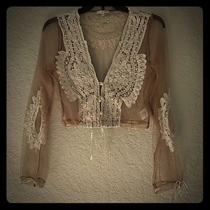 Luxxel tan and white short blouse